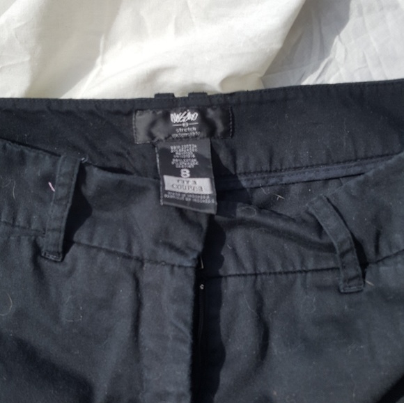 Shorts - Picture 2 of 3